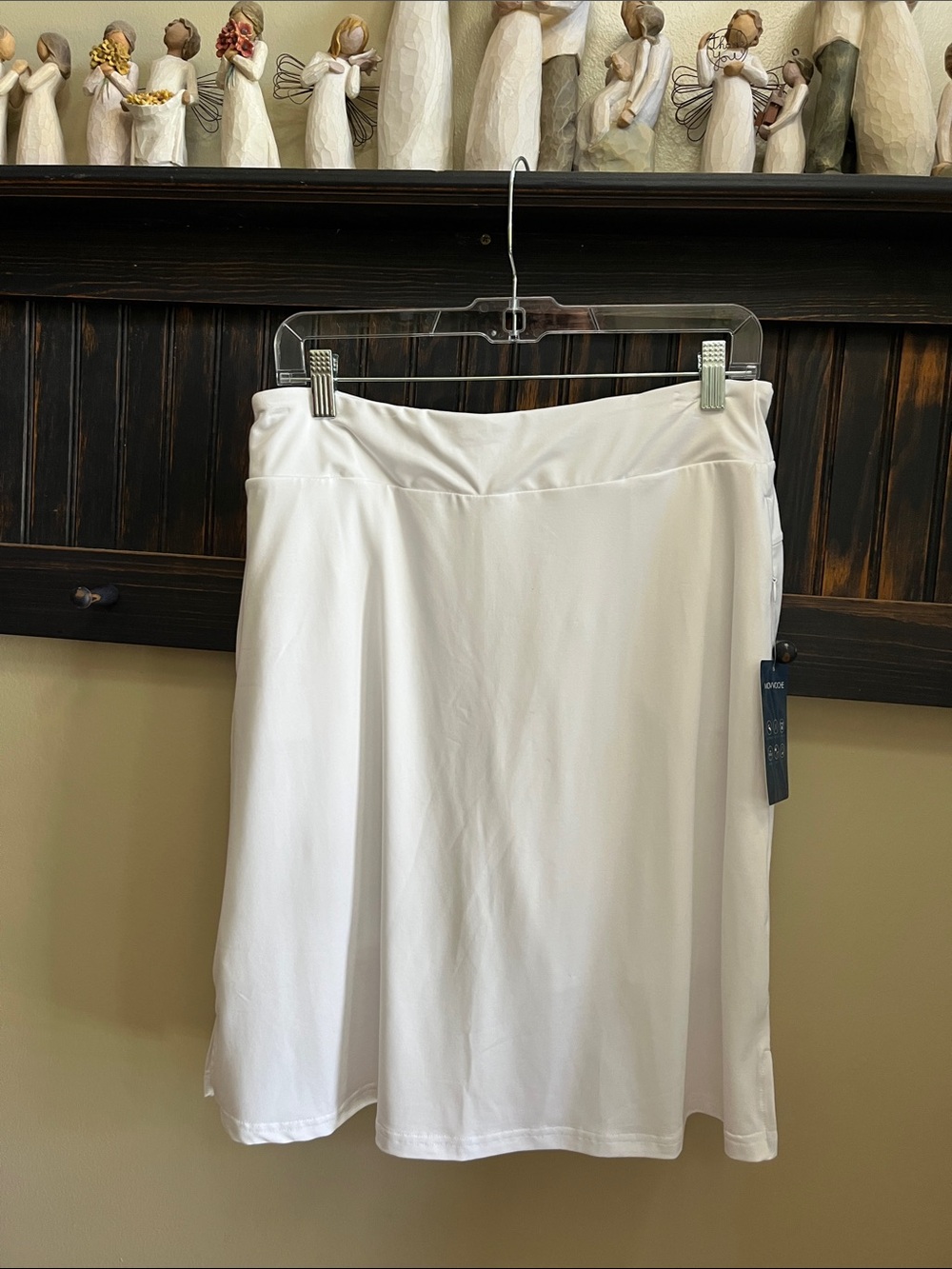 Sleek White A-Line Skirt with Smooth Waistband